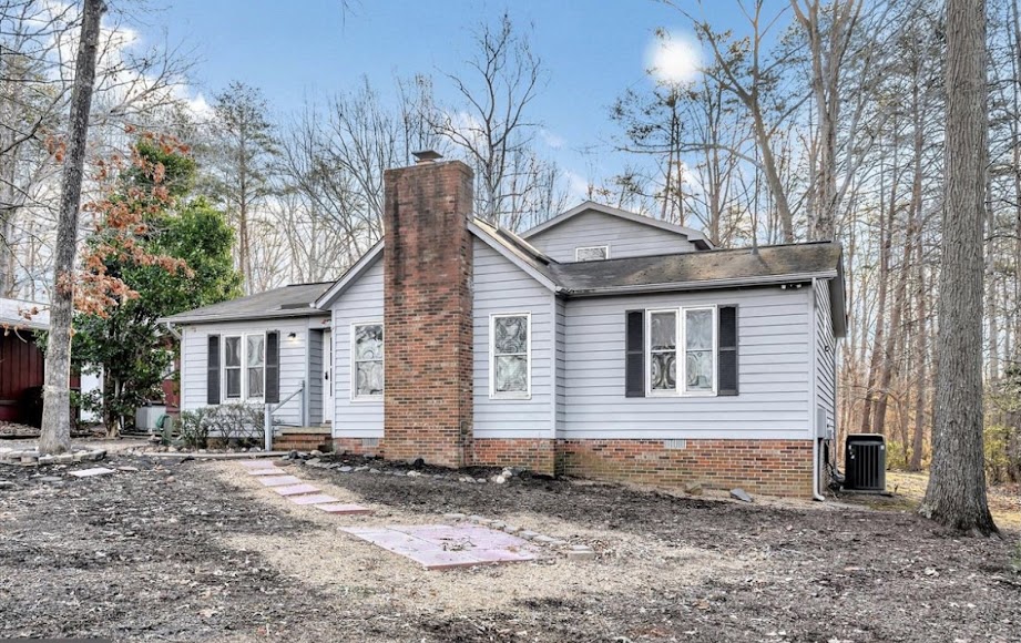 El frente de nuestro hogar cuando la compramos. 